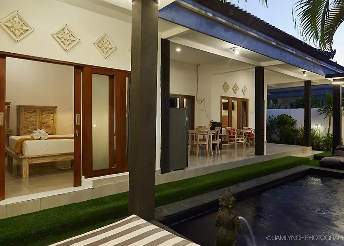 Massive 6-bedroom With 2 Pools Villa Seminyak (Bali)