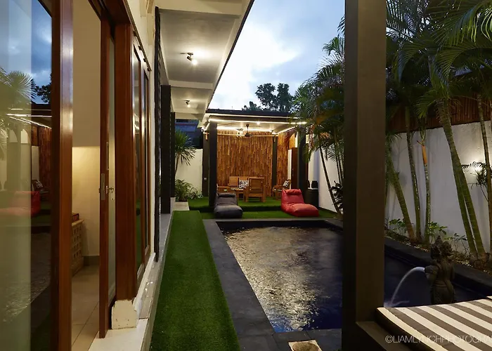 Massive 6-bedroom With 2 Pools * Seminyak (Bali)